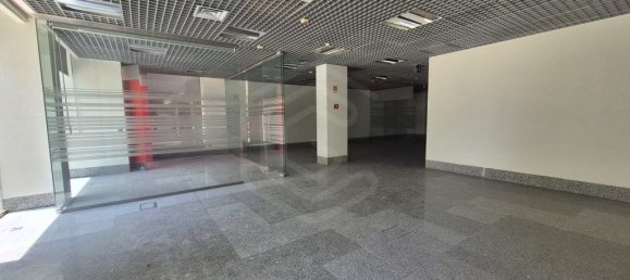 142m² Commercial property in Portimao, Portugal No. 206981 6
