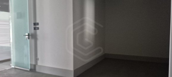 142m² Commercial property in Portimao, Portugal No. 206981 8