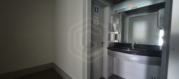 142m² Commercial property in Portimao, Portugal No. 206981 13