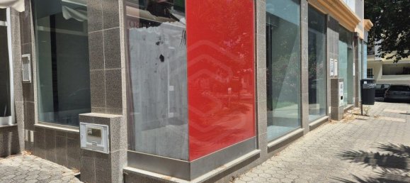 142m² Commercial property in Portimao, Portugal No. 206981 17