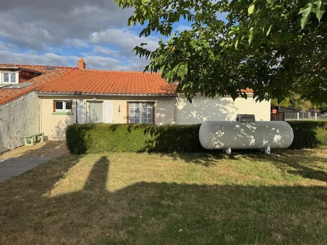 3 bedrooms House in Vendee, France No. 357669