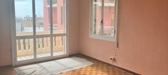 Apartamento de 4 divisões em Imperia, Italy N.º 180828 4