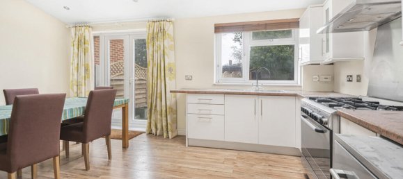 3 bedrooms House in Virginia Water, United Kingdom No. 8630 16