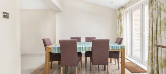 3 bedrooms House in Virginia Water, United Kingdom No. 8630 22