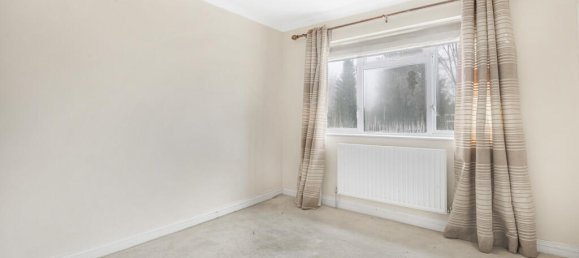 3 bedrooms House in Virginia Water, United Kingdom No. 8630 18