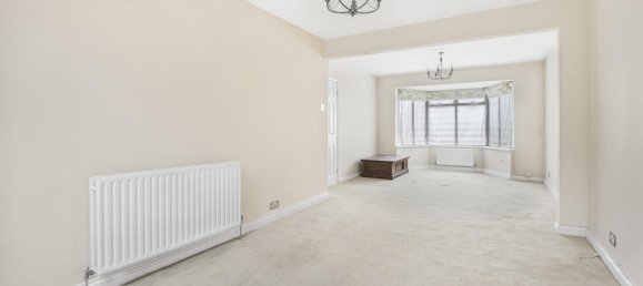 3 bedrooms House in Virginia Water, United Kingdom No. 8630 31