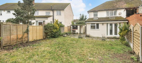 3 bedrooms House in Virginia Water, United Kingdom No. 8630 7