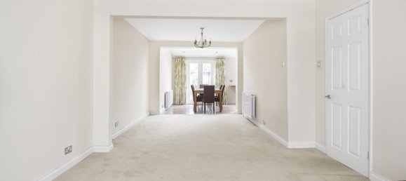 3 bedrooms House in Virginia Water, United Kingdom No. 8630 14