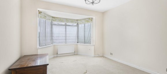 3 bedrooms House in Virginia Water, United Kingdom No. 8630 15