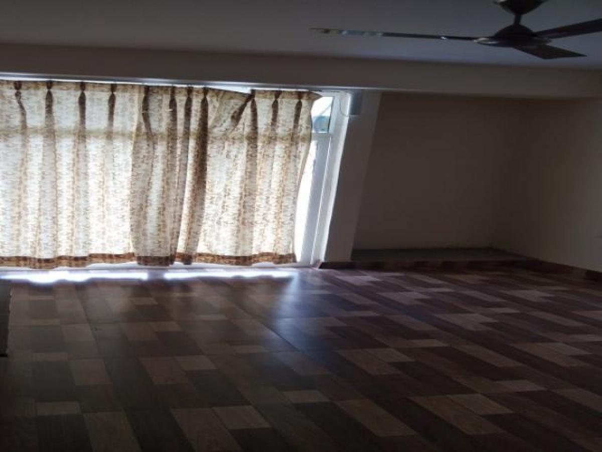 3 bedrooms House in Ghaziabad, India No. 6951