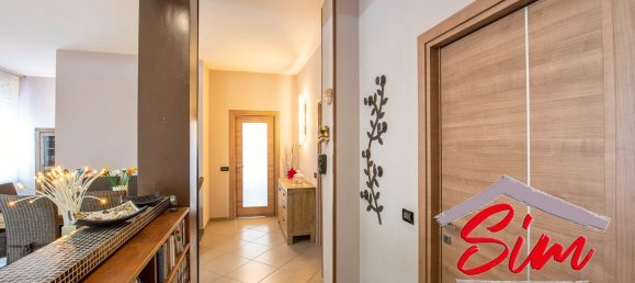 4غرفة شقة في Novara, Italy رقم 223218 3