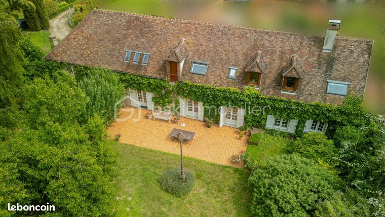 5 bedrooms House in Yonne, France No. 359732