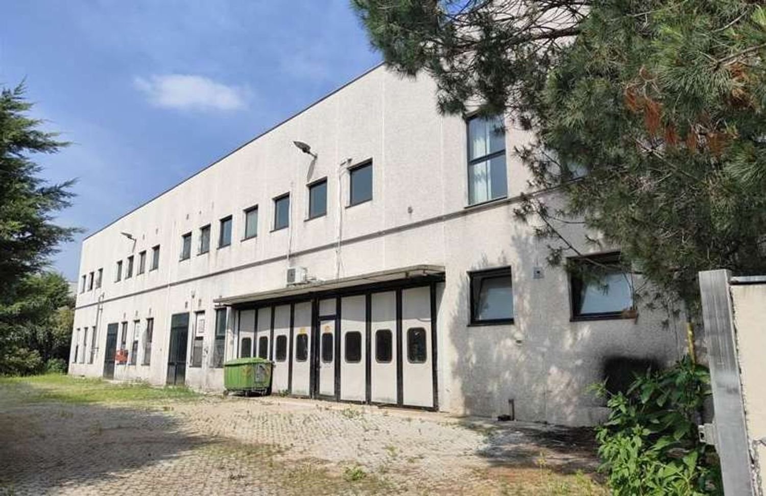 Lagerhaus in Turate, Italy 1350m², Nr. 393074