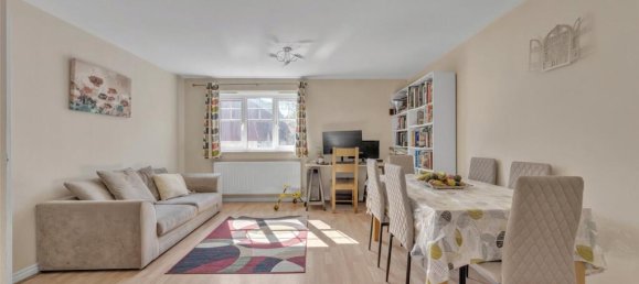 2 bedrooms Apartment in Edgware, United Kingdom No. 7863 3