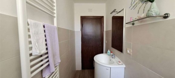 6 rooms House in Pescara, Italy No. 55744 11