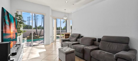 4 dormitorios villa en venta en Miami, Miami-Dade, Florida, USA № 615279 16