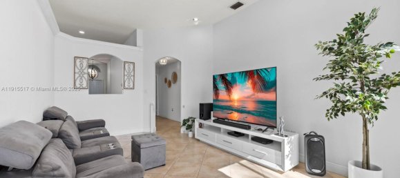 4 dormitorios villa en venta en Miami, Miami-Dade, Florida, USA № 615279 18