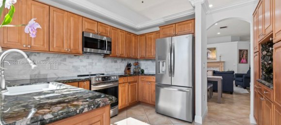 4 dormitorios villa en venta en Miami, Miami-Dade, Florida, USA № 615279 21