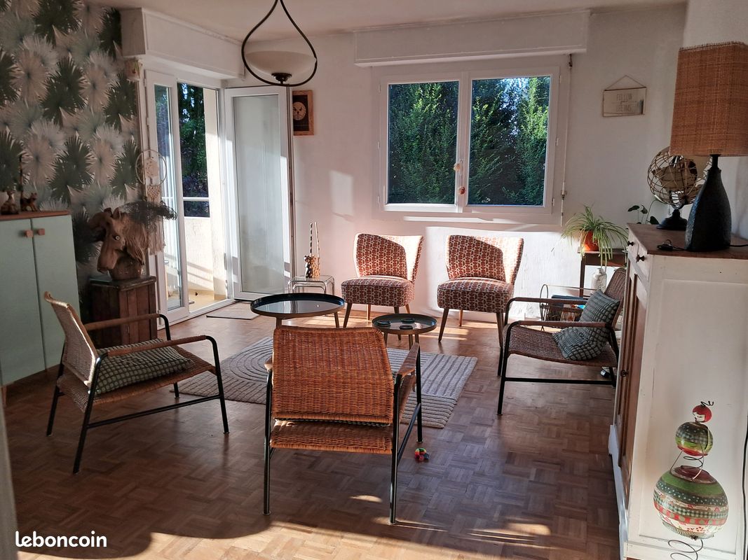 Apartamento de 2 dormitorios en Bordeaux, France No. 297816