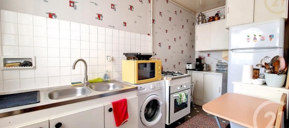 Studio in Troyes, France No. 99332 4