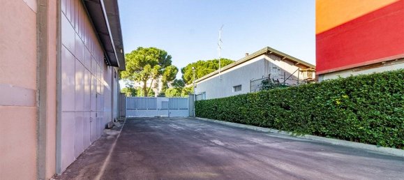 Almacén de 5 habitaciónes en Cinisello Balsamo, Italy No. 337479 3