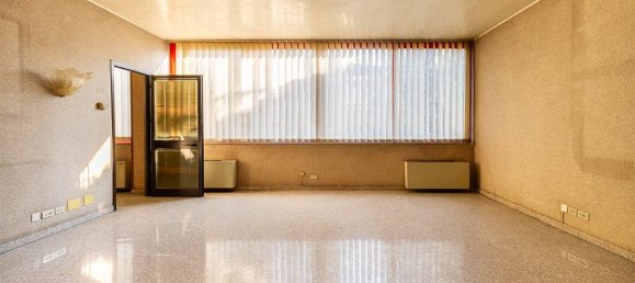 Almacén de 5 habitaciónes en Cinisello Balsamo, Italy No. 337479 14