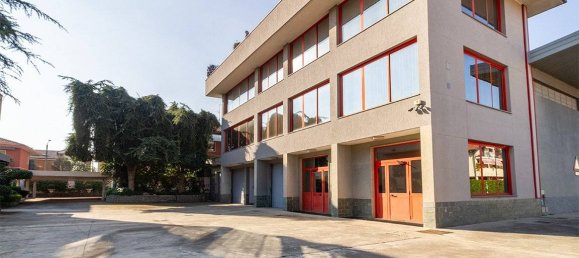 Almacén de 5 habitaciónes en Cinisello Balsamo, Italy No. 337479 9