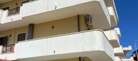 4 bedrooms Apartment in Reggio Calabria, Italy No. 340897 2