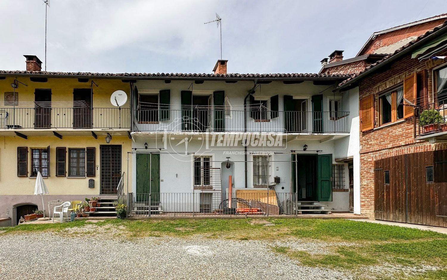 6 bedrooms Duplex in Castelnuovo Don Bosco, Italy No. 335457