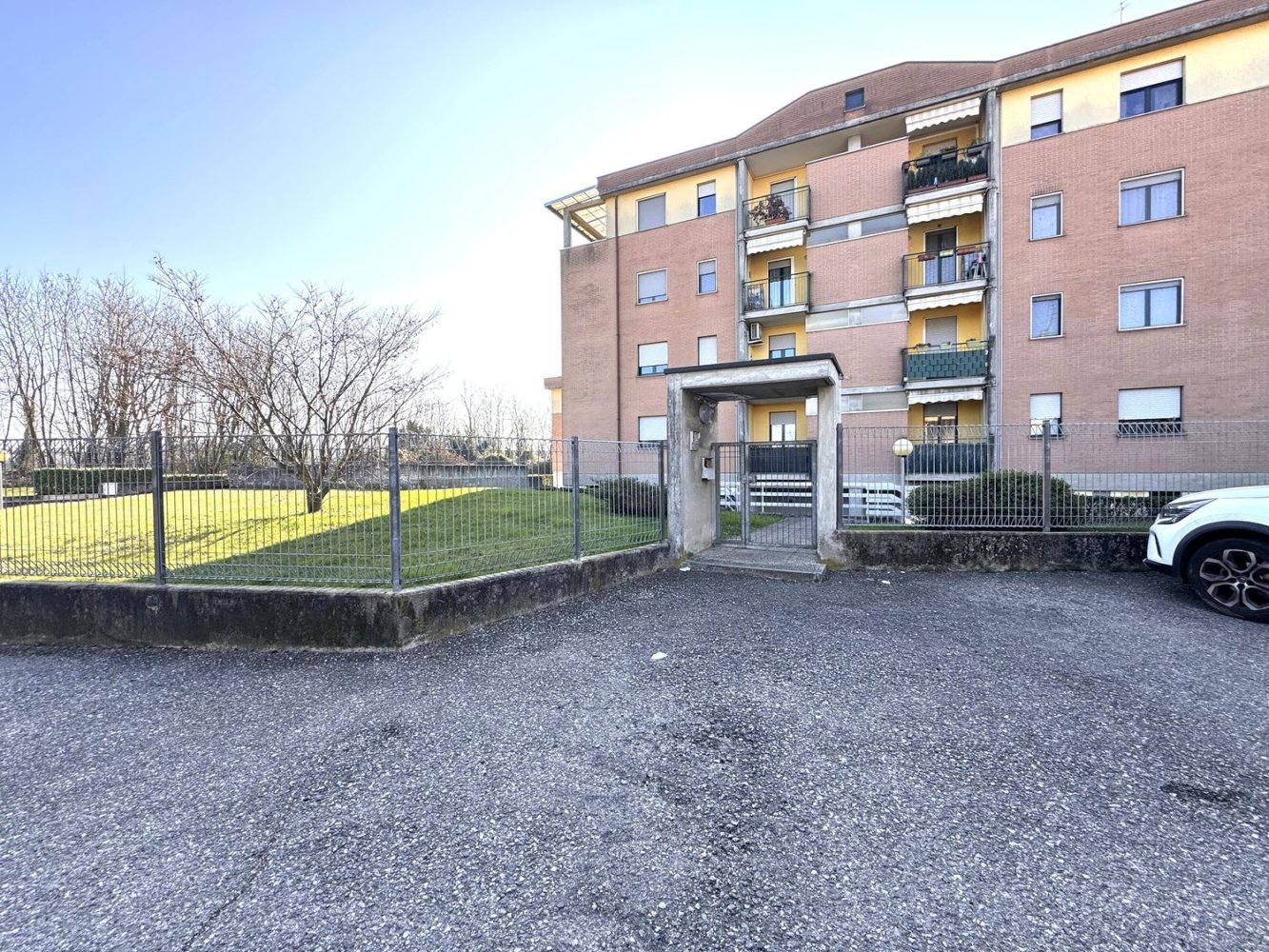 3-Zimmer Wohnung in Cairate, Italy, Nr. 229540