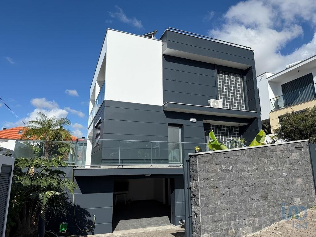 3 bedrooms Villa in Funchal, Portugal No. 101846