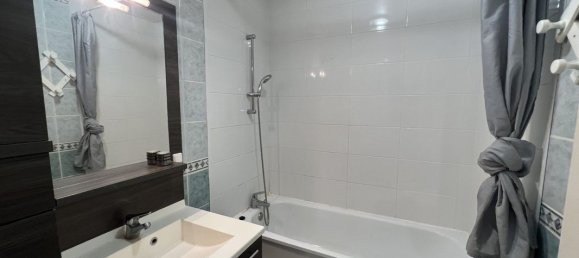 2 chambres Appartement à La Madeleine, France No. 93510 5