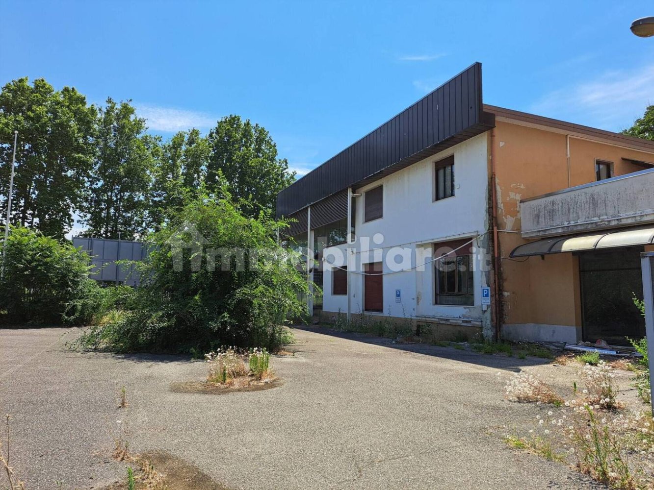 4700m² Warehouse in Segrate, Italy No. 373278