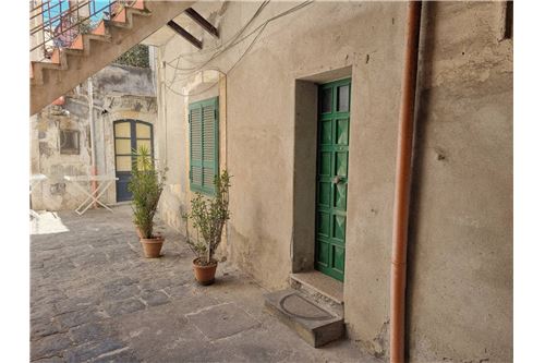 1 bedroom Apartment in Catania, Italy No. 280109