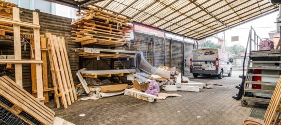 Propiedad comercial de 2 habitaciónes en Samarate, Italy No. 58567 16