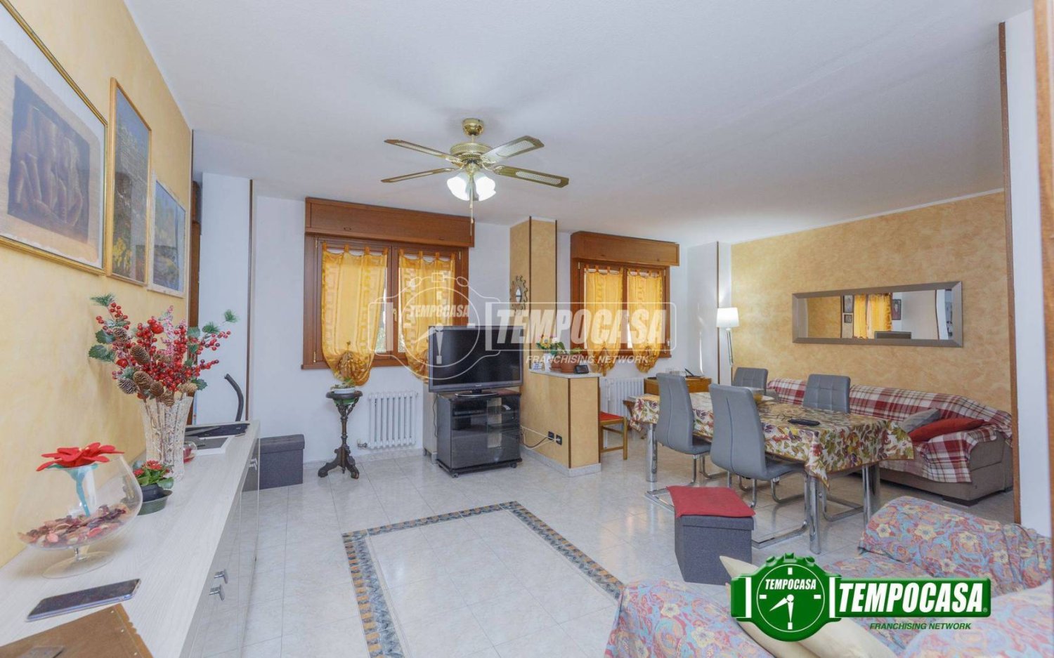3 bedrooms Apartment in Milan, Italy No. 248841
