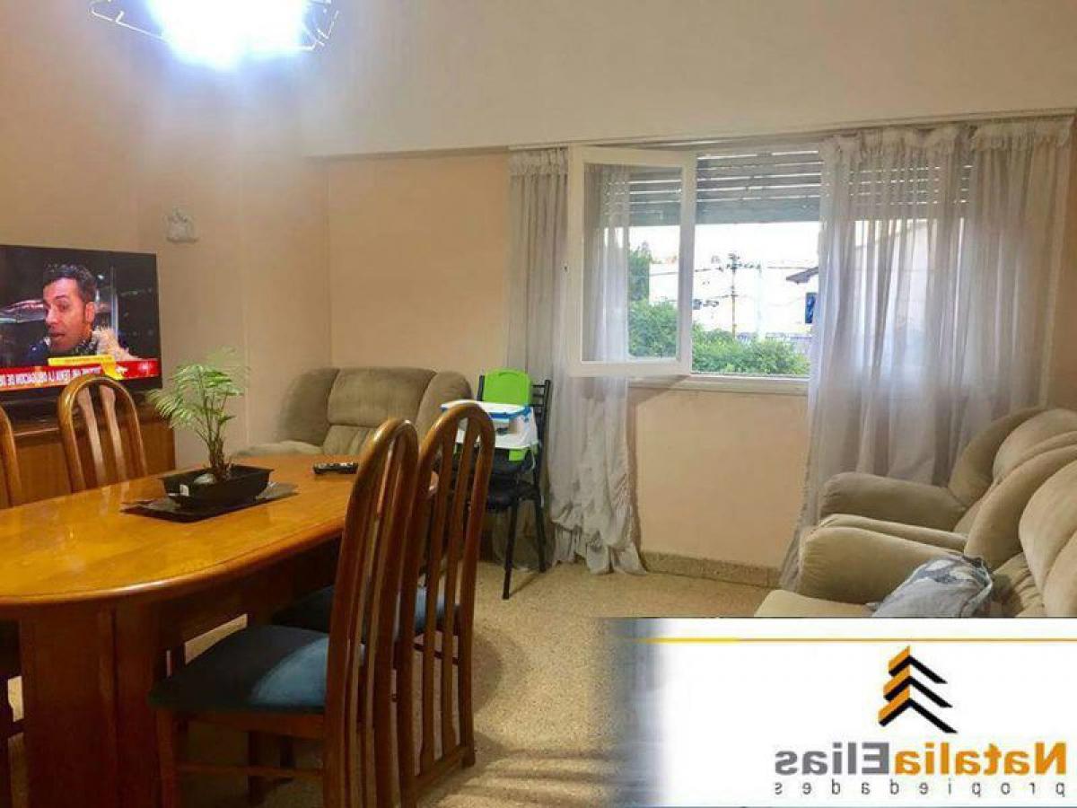 Дом с 4 спальнями в Мар-дель-Плата, Аргентина № 95310