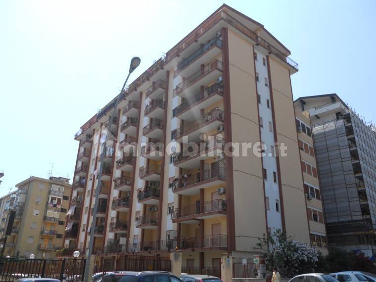 2 bedrooms Apartment in Palermo, Italy No. 335288