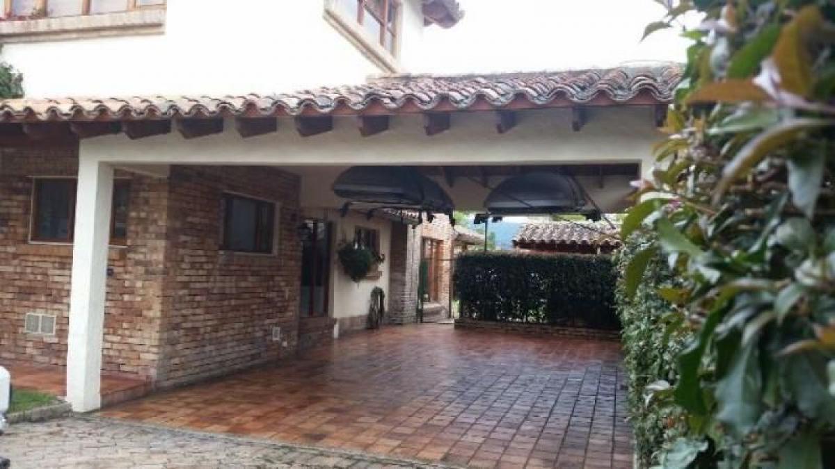 4 bedrooms House in Bogota, Colombia No. 14138