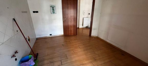 3-Zimmer Wohnung in Naples, Italy, Nr. 260433 2