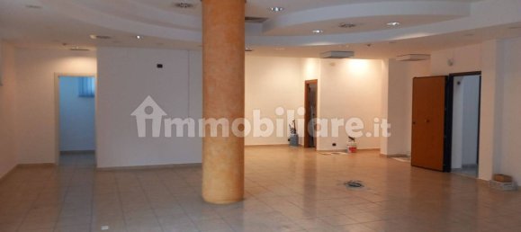 Коммерческая недвижимость 125м² в Катания, Италия № 256111 14