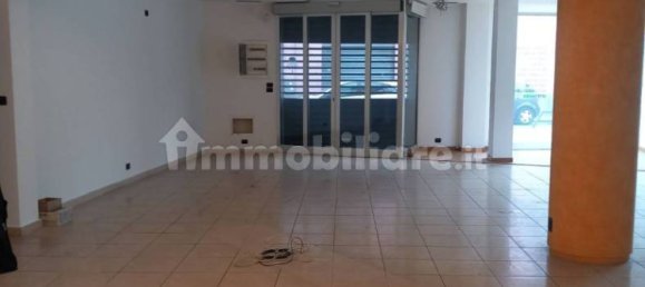 Коммерческая недвижимость 125м² в Катания, Италия № 256111 10