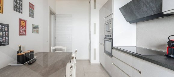 4غرفة شقة في Reggio Emilia, Italy رقم 33636 11