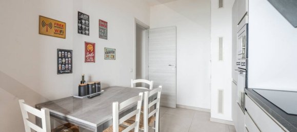 4غرفة شقة في Reggio Emilia, Italy رقم 33636 12