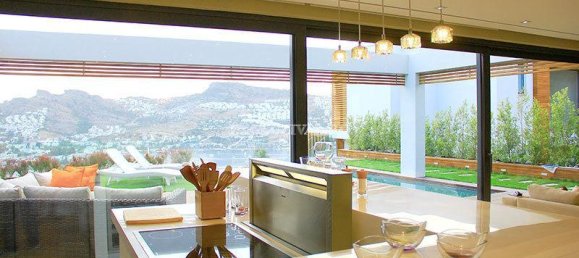 Villa 4+3 in Bodrum, Turkey No. 28192 10