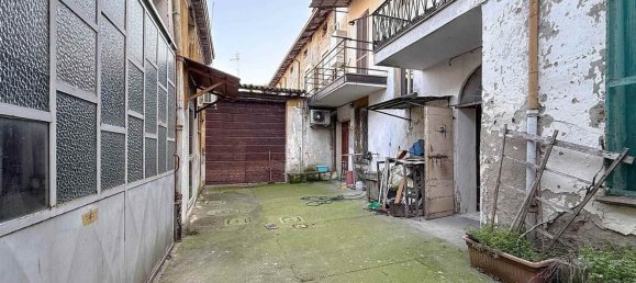 4 rooms House in San Martino dall'Argine, Italy No. 7428 54