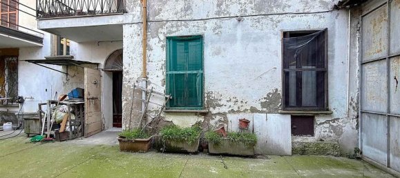 4 rooms House in San Martino dall'Argine, Italy No. 7428 53