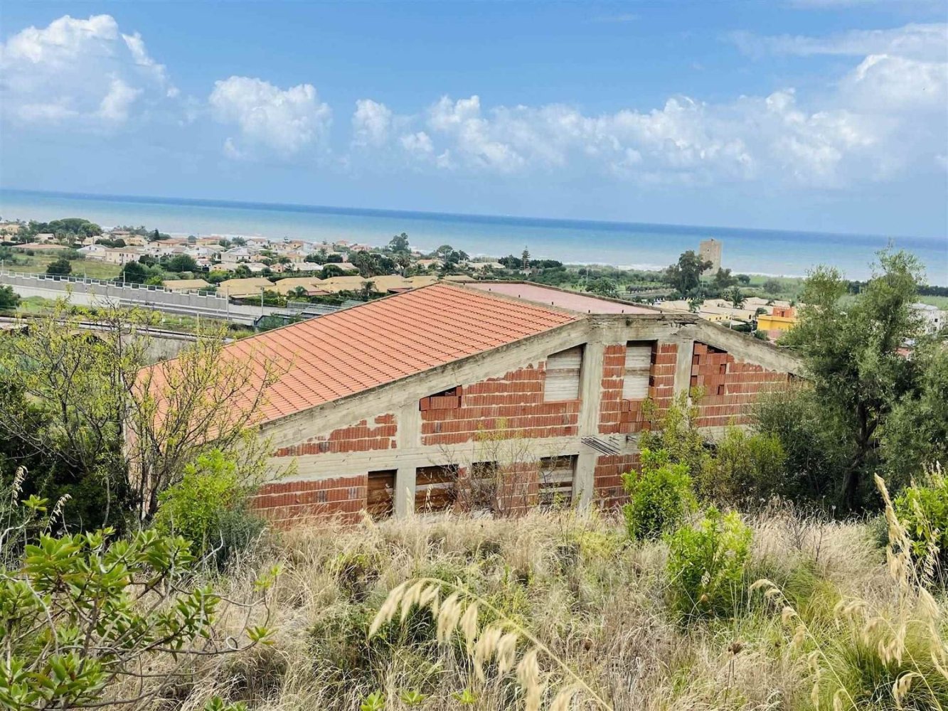 Villa de 9 habitaciónes en Campofelice di Roccella, Italy No. 175844