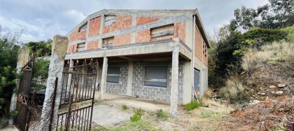 Villa de 9 habitaciónes en Campofelice di Roccella, Italy No. 175844 3
