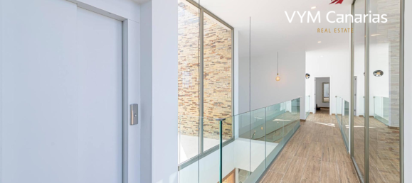 5 bedrooms Villa in Torviscas, Spain No. 5371 15